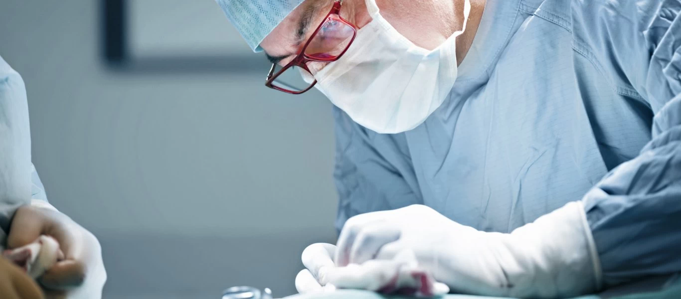 Ο χειρουργός που κάνει τους άνδρες... «προικισμένους» - Xειρουργεί 300 άνδρες κάθε χρόνο